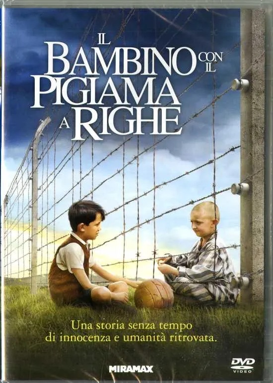 Il bambino con il pigiama a righe