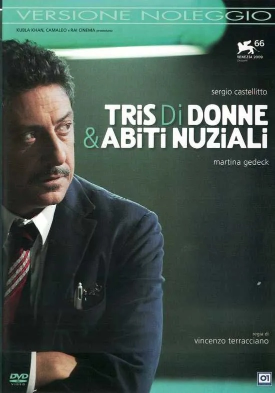 Tris di donne & abiti nuziali